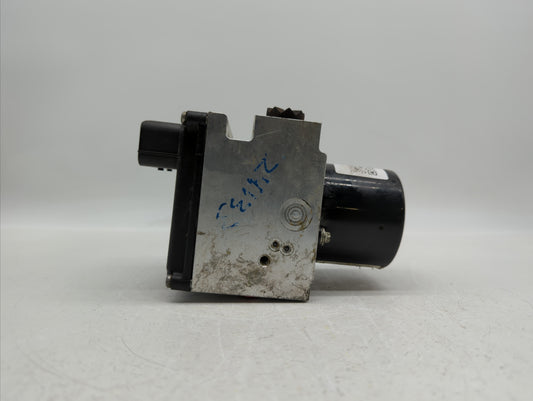 2008-2009 Chevrolet Malibu ABS Pump Control Module Replacement P/N:25949989 20812604, 25928254, 25952591 Fits Fits 2008 2009 OEM Used Auto Parts