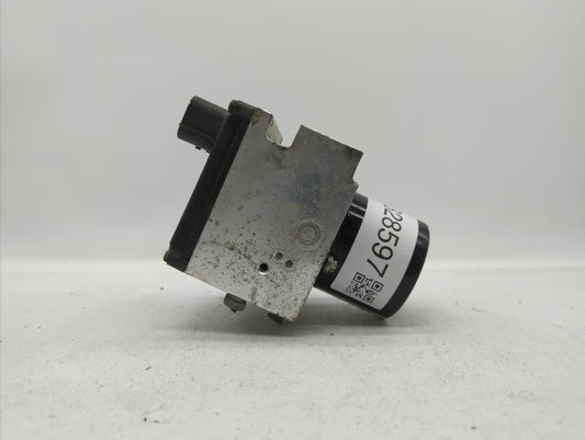 2008-2009 Chevrolet Malibu ABS Pump Control Module Replacement P/N:25928254 25949989, 20812604, 25952591 Fits Fits 2008 2009 OEM Used Auto Parts