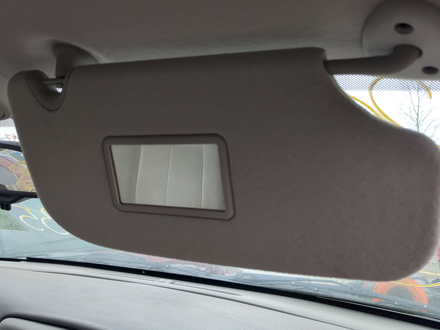 2008-2009 Chevrolet Trailblazer Sun Visor Shade Replacement Passenger Right Mirror Fits Fits 2008 2009 OEM Used Auto Parts -