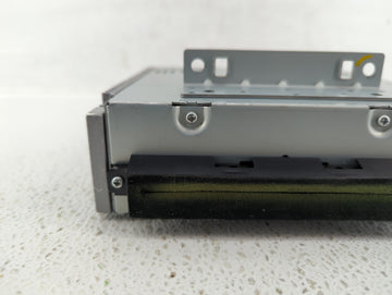Chevrolet V30 Am Fm Cd Player Radio Receiver