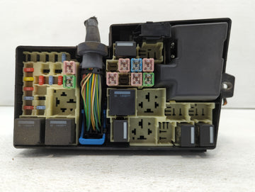 2008 Chevrolet V30 Fusebox Fuse Box Panel Relay Module P/N:30728348 Fits OEM Used Auto Parts