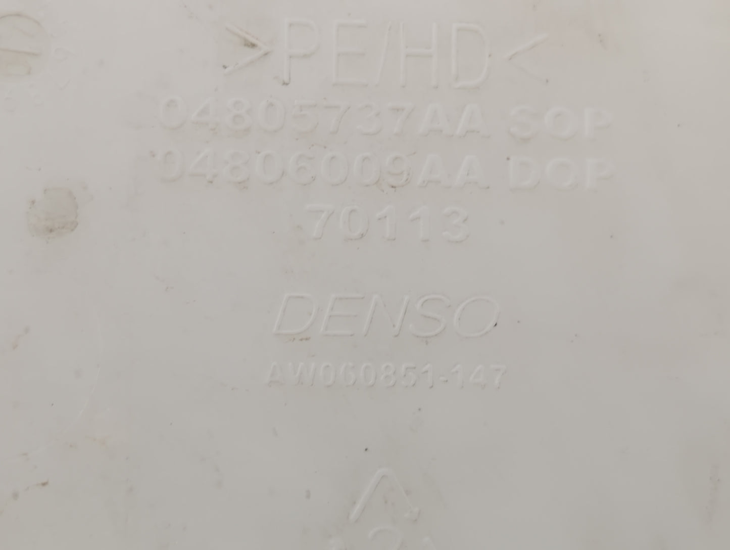 2006-2010 Chrysler 300 Windshield Washer Fluid Reservoir Bottle Oem - Oemusedautoparts1.com