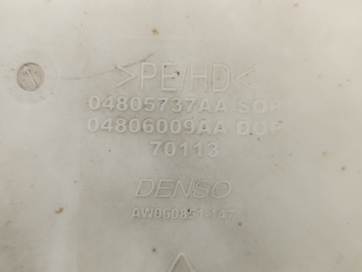 2006-2010 Chrysler 300 Windshield Washer Fluid Reservoir Bottle Oem - Oemusedautoparts1.com