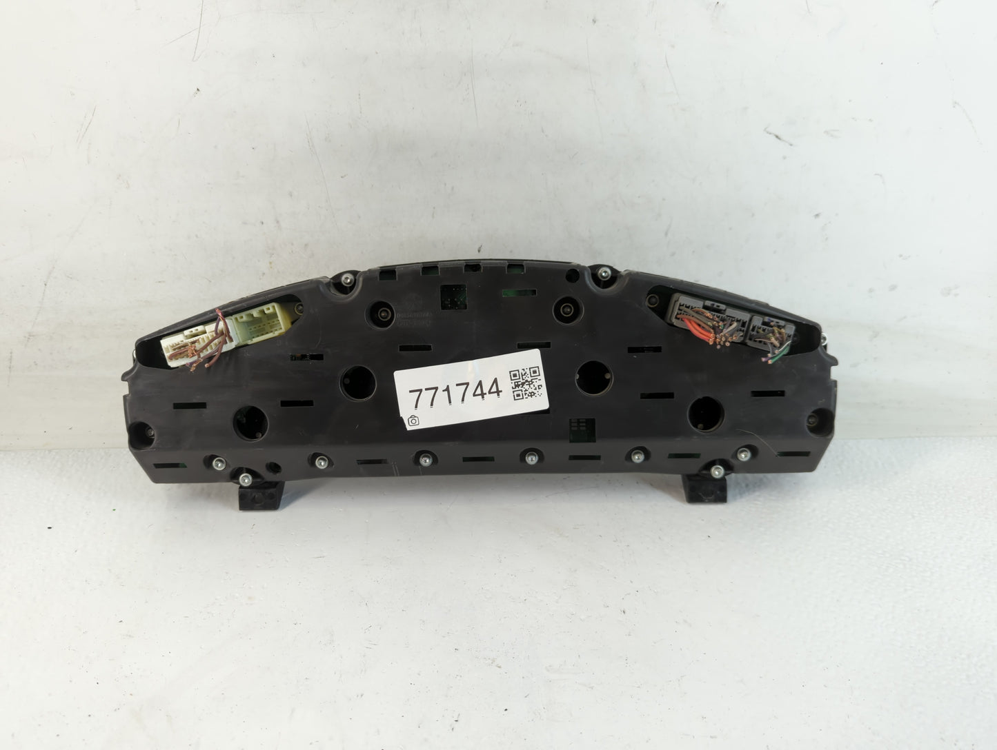 2008 Chrysler 300 Instrument Cluster Speedometer Gauges P/N:P05172105AF Fits OEM Used Auto Parts - Oemusedautoparts1.com