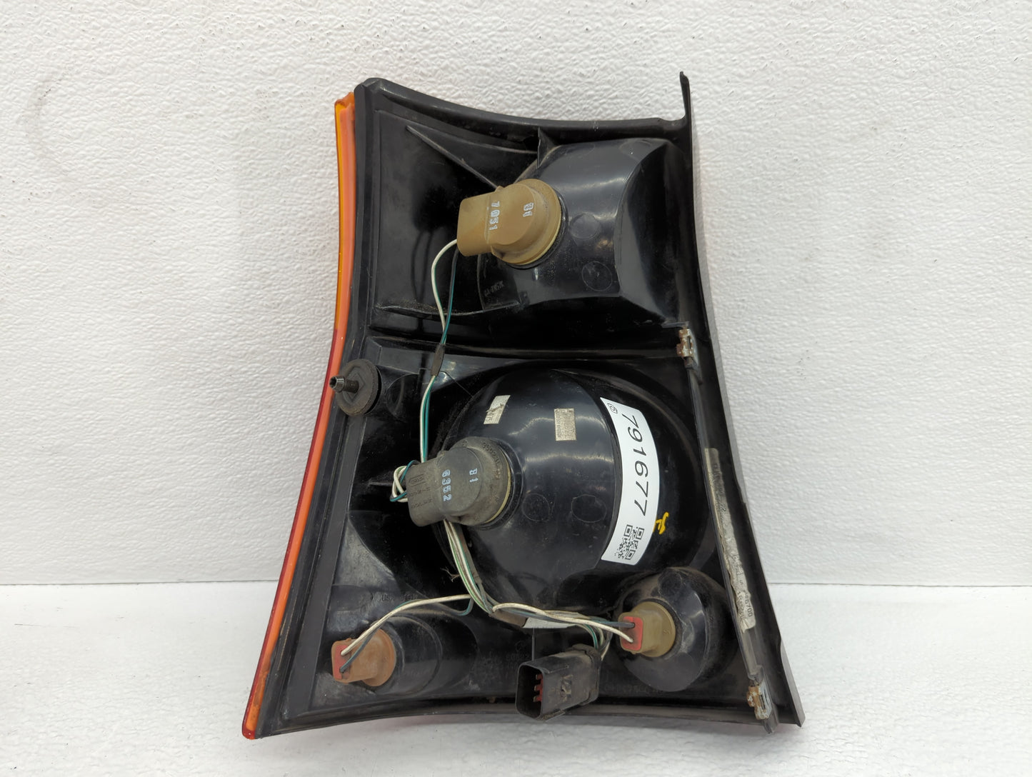 2008 Chrysler Pacifica Tail Light Assembly Passenger Right OEM P/N:TLKR-59-22 05857580AC Fits OEM Used Auto Parts - Oemuseda