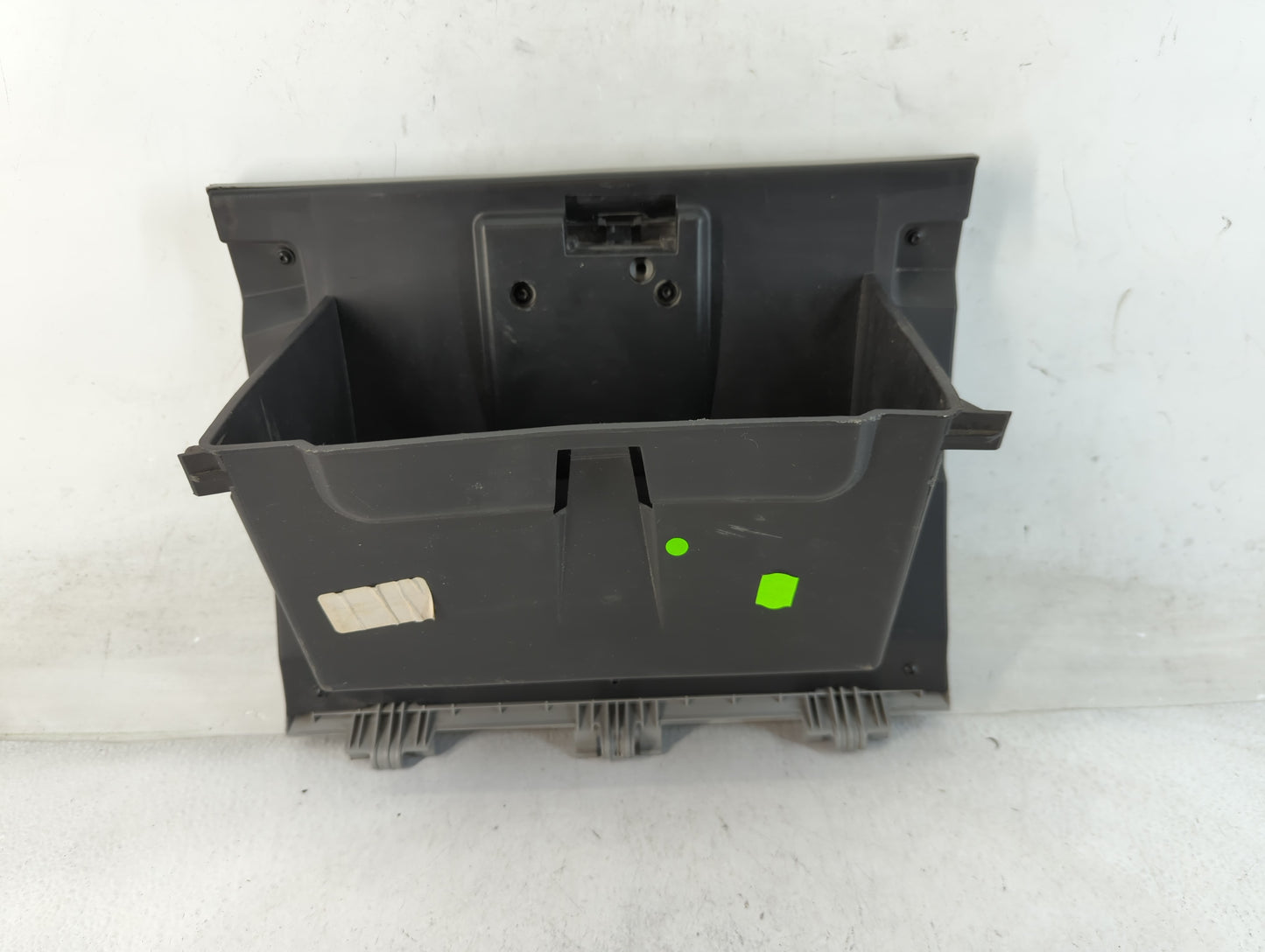2008 Chrysler Pt Cruiser Passenger Glove Box Door Storage Compartment - Oemusedautoparts1.com