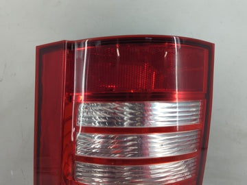 2008-2010 Chrysler Town & Country Tail Light Assembly Passenger Right OEM P/N:58622E Fits Fits 2008 2009 2010 OEM Used Auto Parts