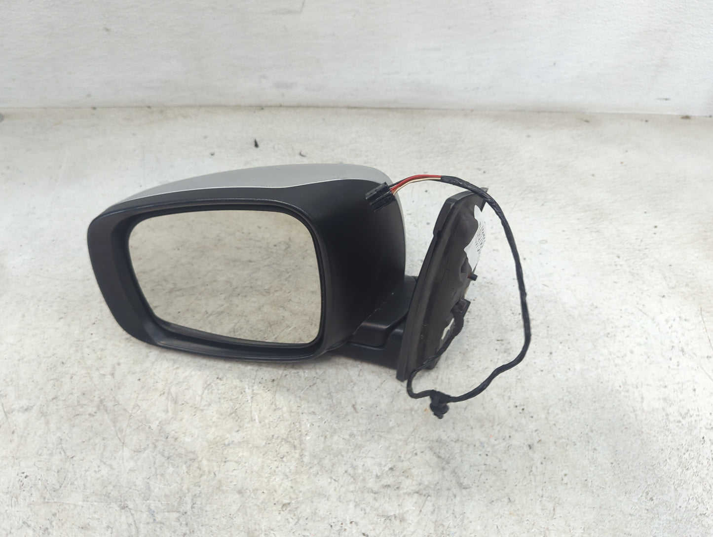 2008-2010 Chrysler Town & Country Driver Side View Mirror - Left Door Mirror OEM Used - Oemusedautoparts1.com