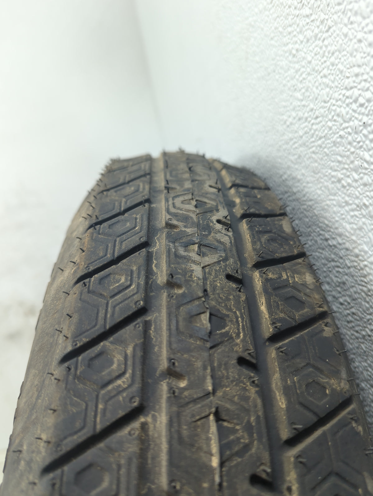 2008-2015 Chrysler Town & Country Spare Donut Tire Wheel Rim Oem - Oemusedautoparts1.com