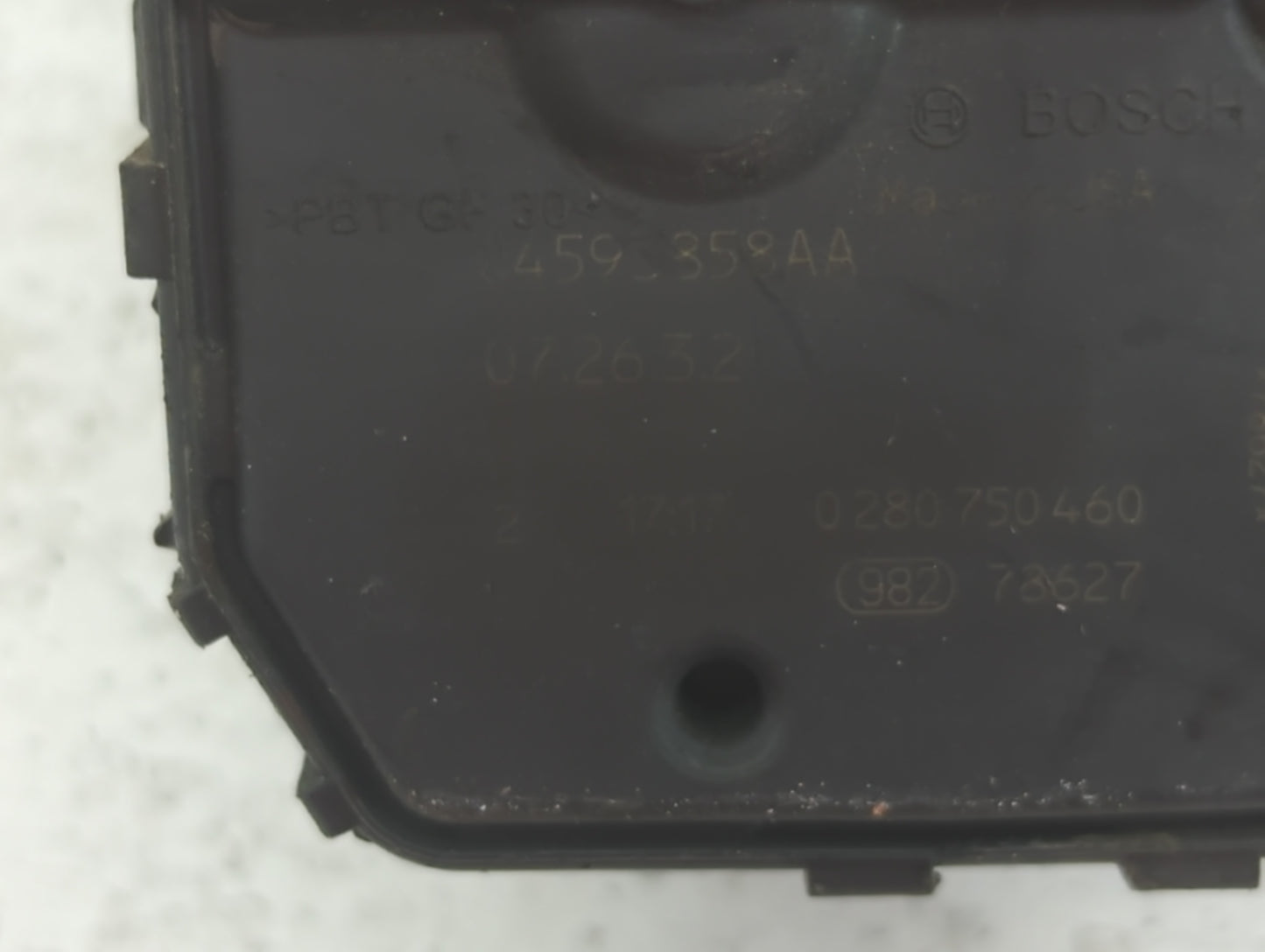 2008-2010 Chrysler Town & Country Throttle Body P/N:459-358AA Fits Fits 2008 2009 2010 2011 OEM Used Auto Parts - Oemusedaut