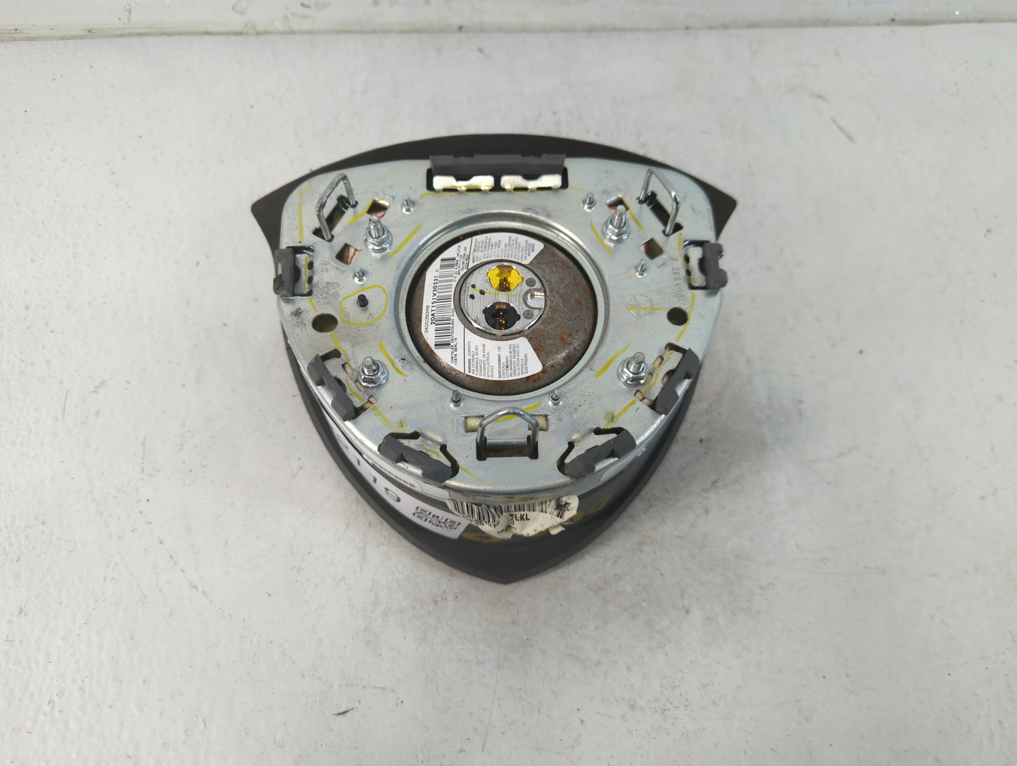 2008 Chrysler Town & Country Air Bag Driver Left Steering Wheel Mounted Fits OEM Used Auto Parts - Oemusedautoparts1.com