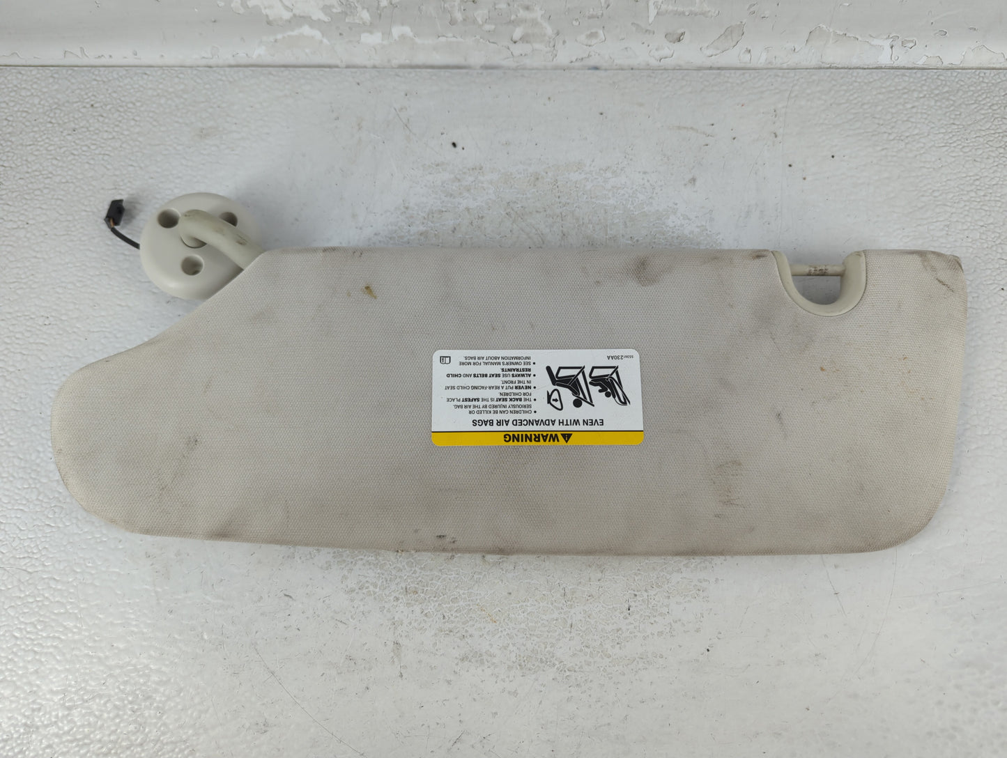2008-2010 Chrysler Town & Country Sun Visor Shade Replacement Driver Left Mirror Fits Fits 2008 2009 2010 OEM Used Auto Part