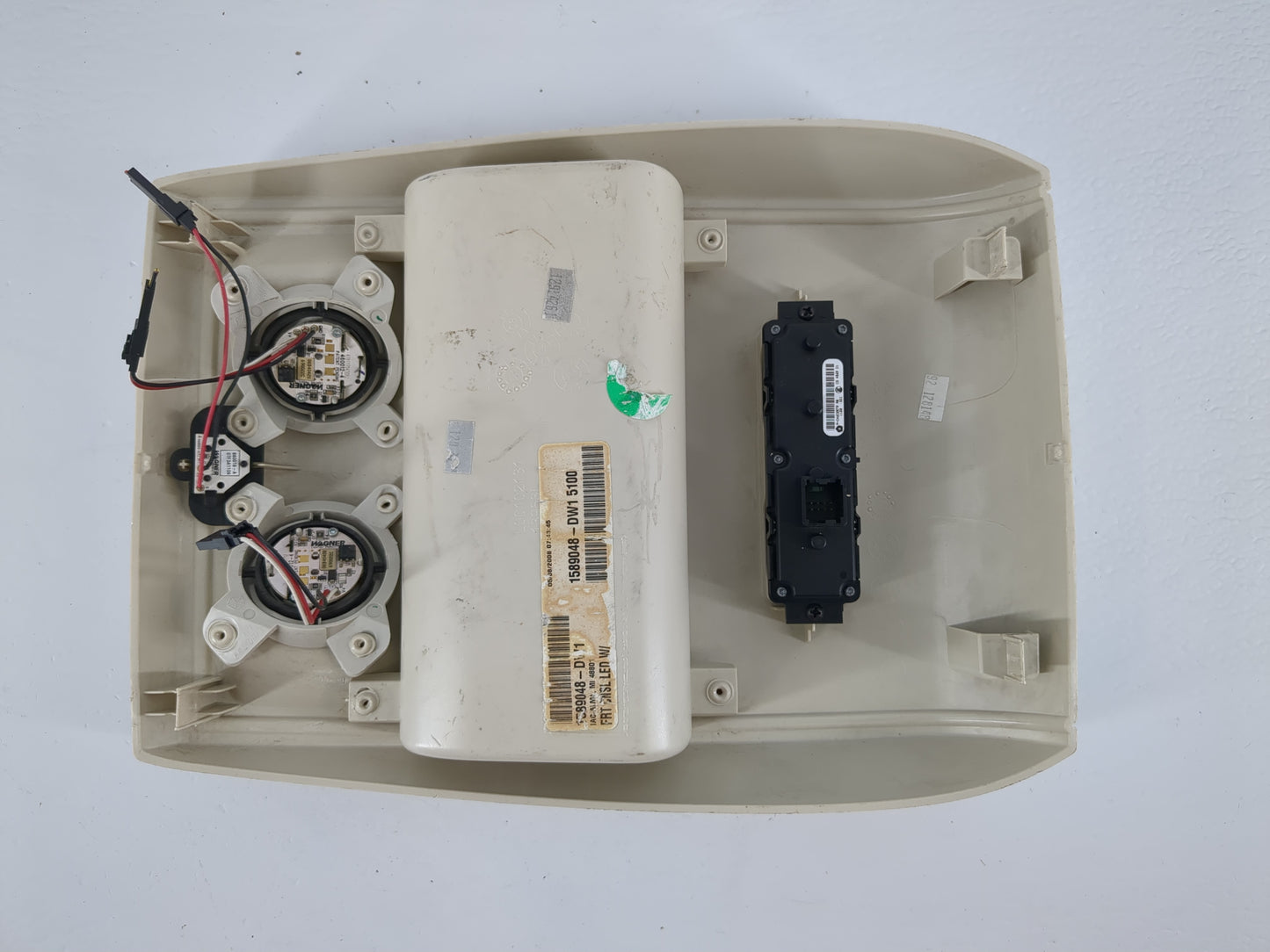 2008 Chrysler Town & Country Overhead Roof Console Interior Dome Light - Oemusedautoparts1.com