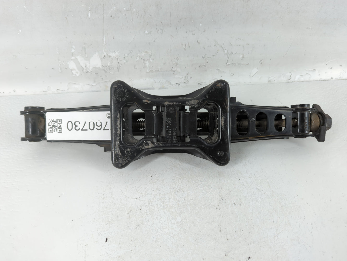 2008 Dodge Charger Spare Scissor Car Jack - Oemusedautoparts1.com