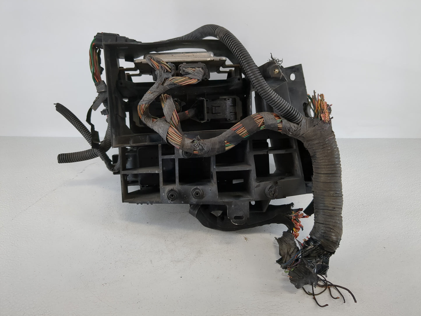 2007-2009 Dodge Durango Fusebox Fuse Box Panel Relay Module P/N:P04692187AC Fits Fits 2007 2008 2009 OEM Used Auto Parts - O