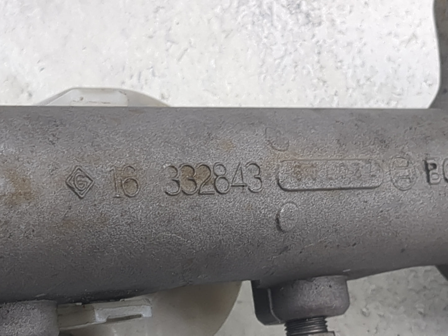 2006-2009 Dodge Durango Brake Master Cylinder 1497495 - Oemusedautoparts1.com