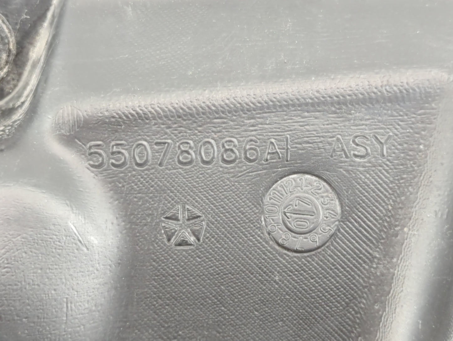 2008-2009 Dodge Durango Windshield Washer Fluid Reservoir Bottle Oem - Oemusedautoparts1.com