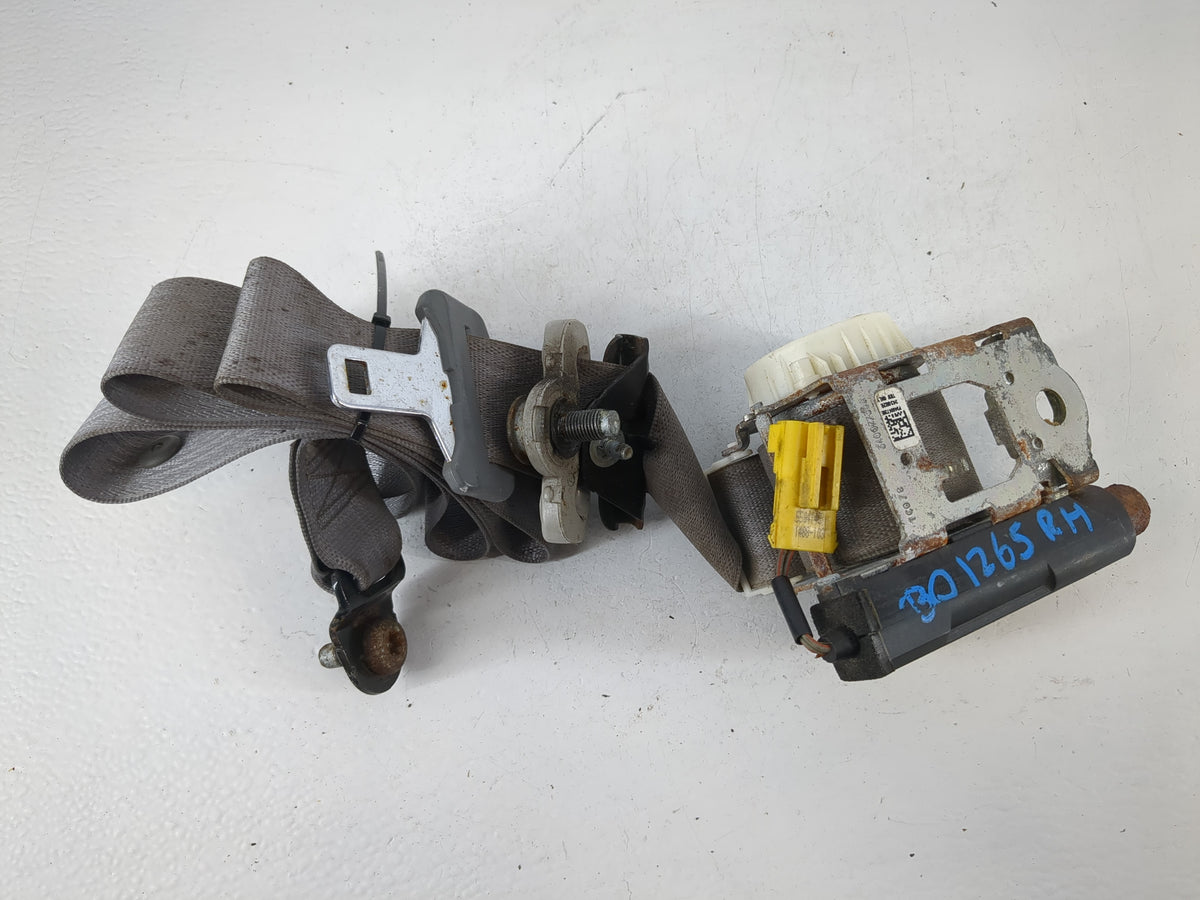 2008-2010 Dodge Grand Caravan Passenger Front Seatbelt Retractor 1065729 - Oemusedautoparts1.com