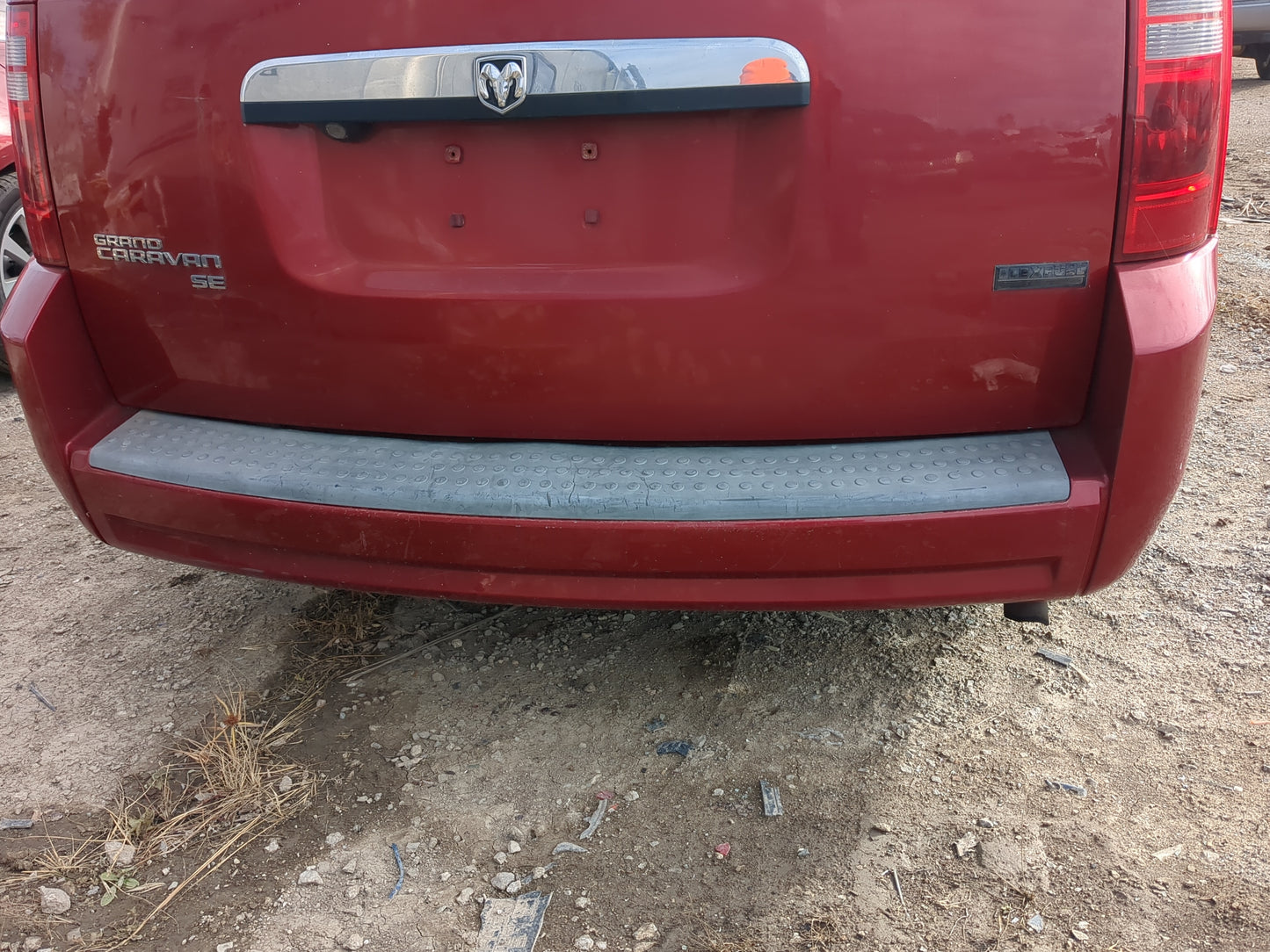 2008-2010 Dodge Grand Caravan Rear Bumper Assembly Oem - Oemusedautoparts1.com