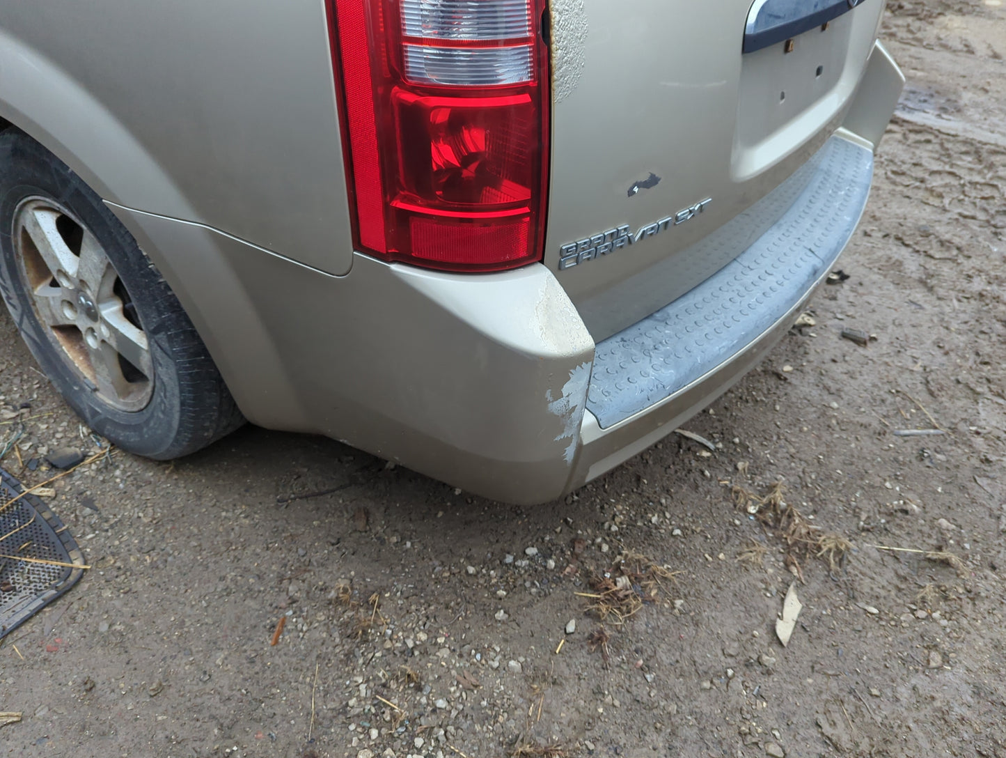2008-2010 Dodge Grand Caravan Rear Bumper Assembly Oem 1309138 - Oemusedautoparts1.com