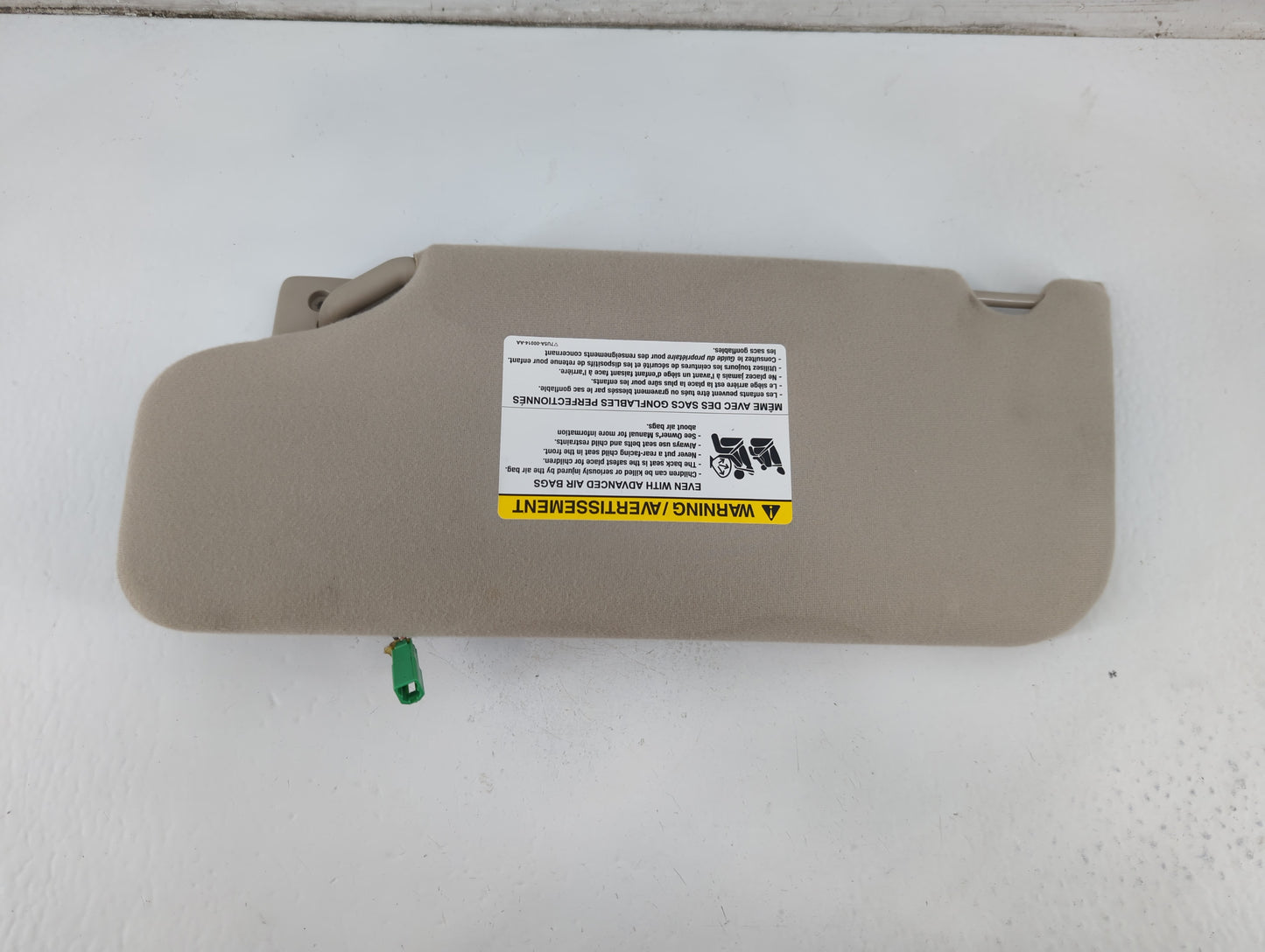 2007-2010 Ford Edge Sun Visor Shade Replacement Passenger Right Mirror Fits Fits 2007 2008 2009 2010 OEM Used Auto Parts - O