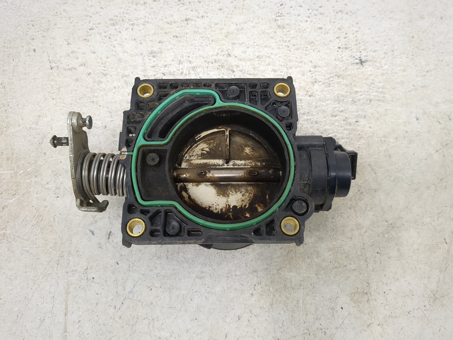 2005-2008 Ford Escape Throttle Body P/N:5L8G-AE Fits Fits 2005 2006 2007 2008 OEM Used Auto Parts - Oemusedautoparts1.com