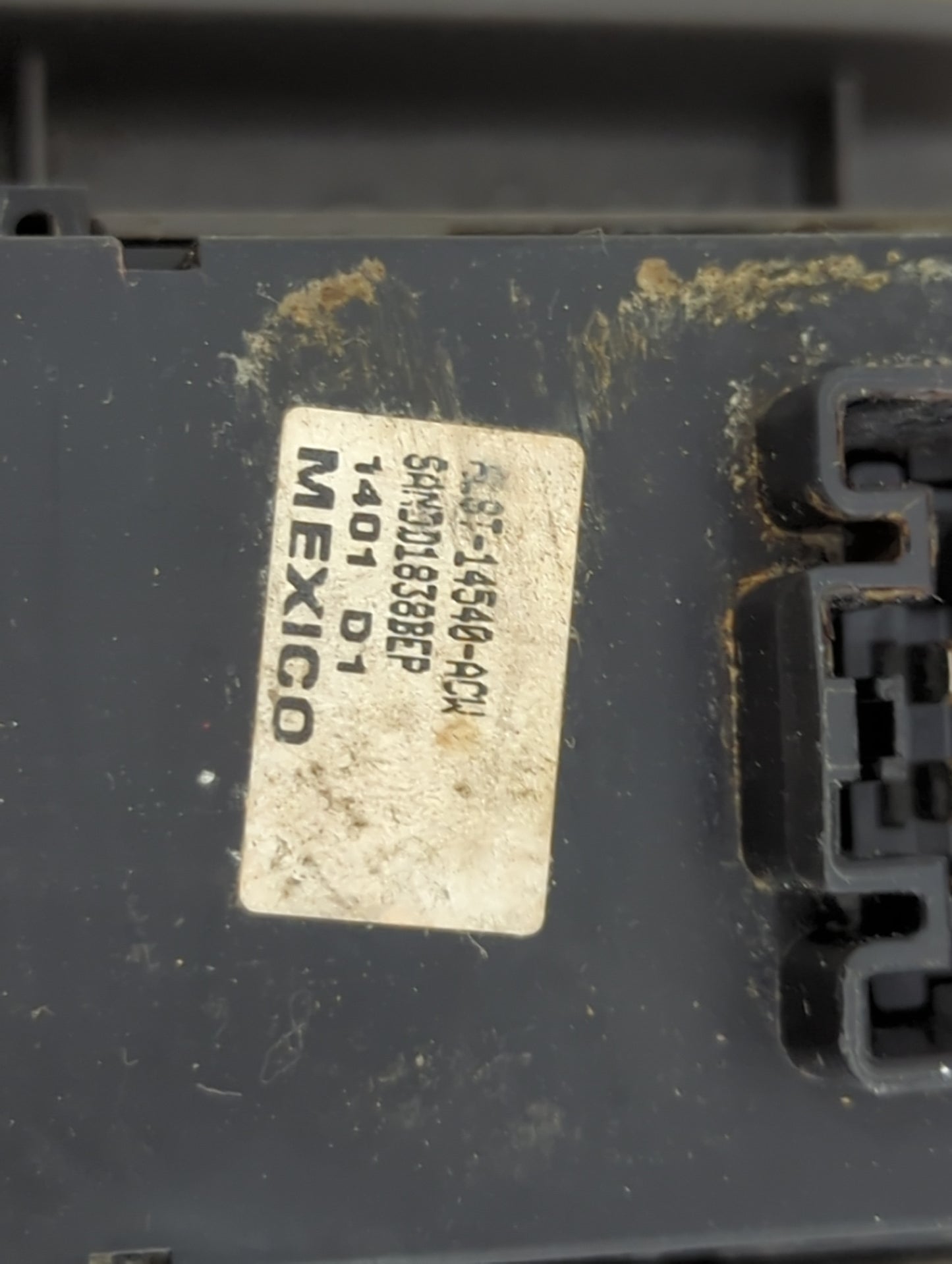 2008-2012 Ford Escape Master Power Window Switch Replacement Driver Side Left P/N:8L8T-14540-ACW 6AM3D1838BEP Fits OEM Used