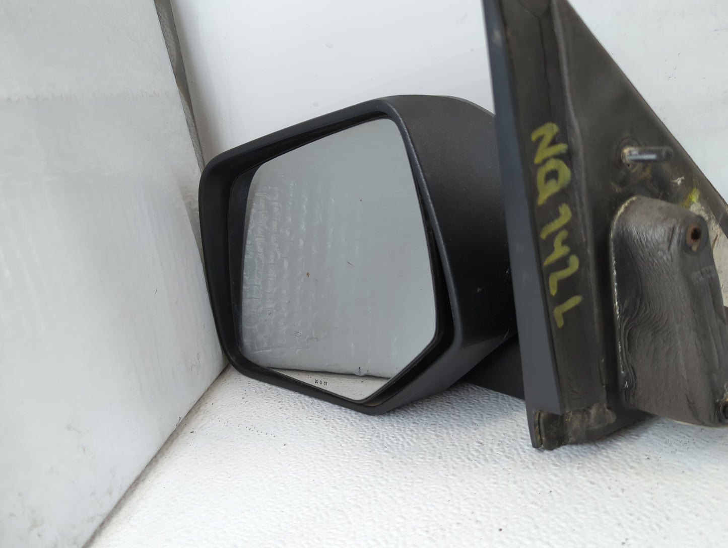 2008-2009 Ford Escape Driver Side View Mirror - Left Door Mirror OEM Used - Oemusedautoparts1.com