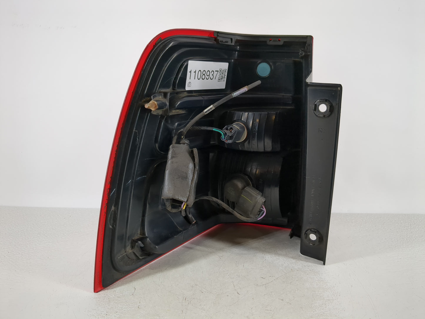 2007-2017 Ford Expedition Tail Light Assembly Passenger Right OEM P/N:44ZH-1865B Fits OEM Used Auto Parts - Oemusedautoparts