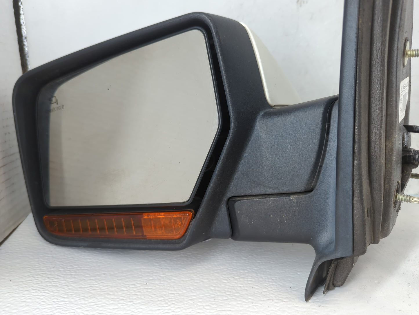 2008 Ford Expedition Driver Side View Mirror - Left Door Mirror OEM Used - Oemusedautoparts1.com