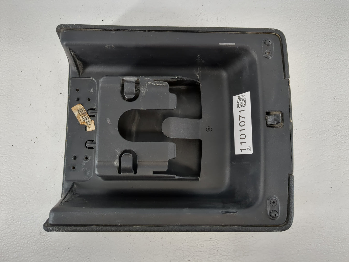 2006-2008 Ford F-150 Center Console Armrest Cover Lid Fits Fits 2006 2007 2008 OEM Used Auto Parts - Oemusedautoparts1.com