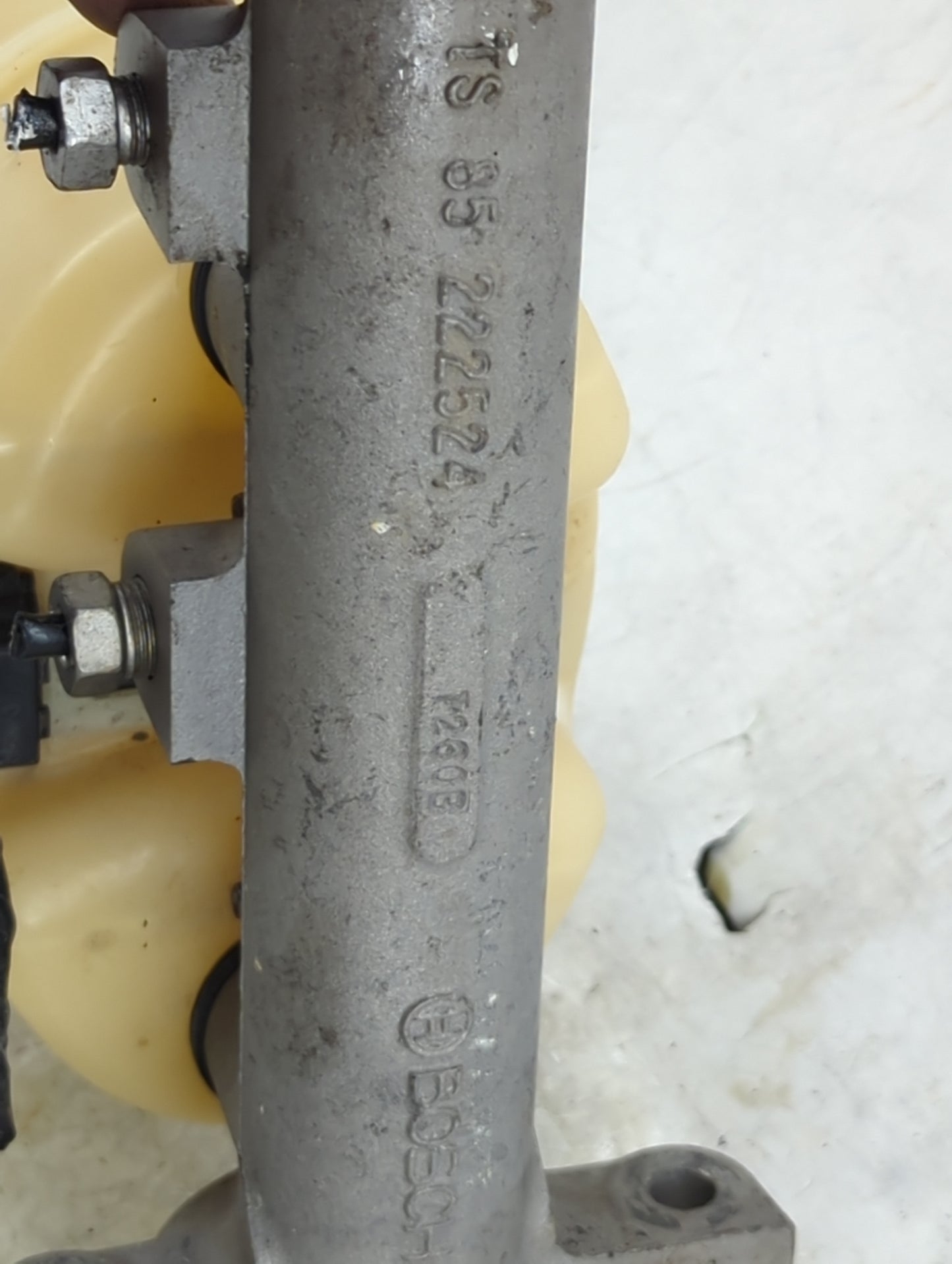 Ford F150 Brake Master Cylinder 1490688 - Oemusedautoparts1.com