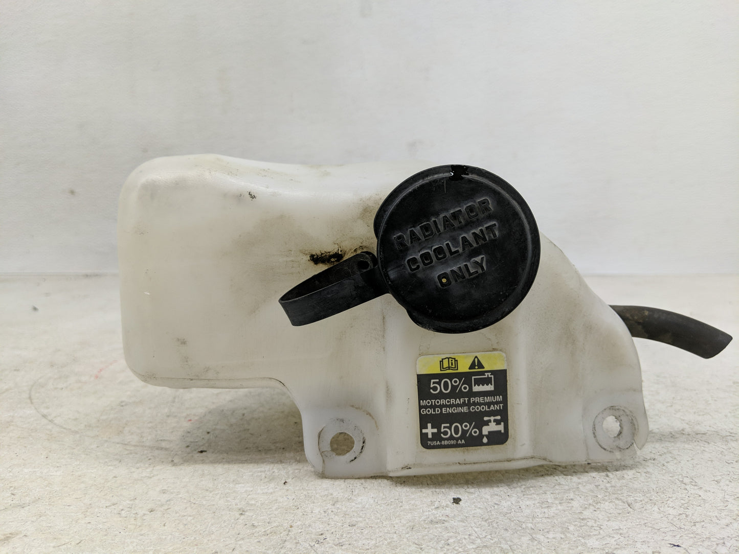 2008-2011 Ford Focus Windshield Washer Fluid Reservoir Bottle Oem - Oemusedautoparts1.com