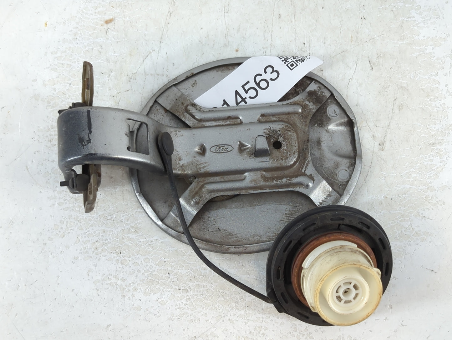2008 Ford Focus Fuel Tank Door Lid Gas Tank Grey - Oemusedautoparts1.com