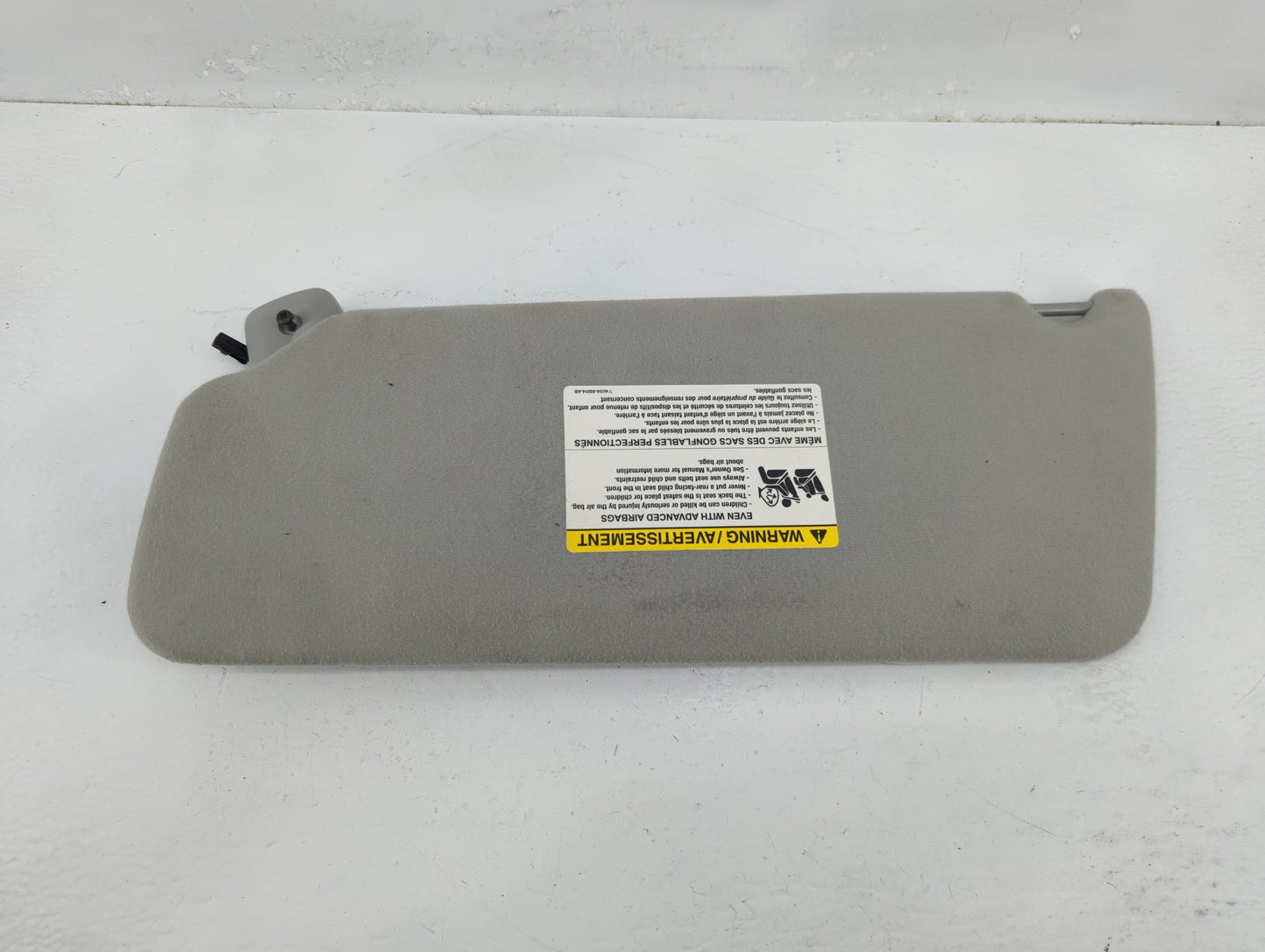 2008 Ford Ford F150 Pickup Sun Visor Shade Replacement Passenger Right Mirror Fits Fits 2004 2005 2006 2007 OEM Used Auto Pa