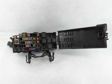 2008-2009 Ford Taurus Fusebox Fuse Box Panel Relay Module P/N:54-8799-30 Fits Fits 2008 2009 OEM Used Auto Parts