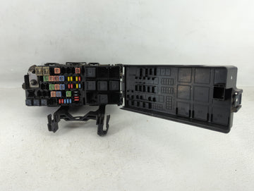2008-2009 Ford Taurus Fusebox Fuse Box Panel Relay Module P/N:8G1T-14A003-A0 Fits Fits 2008 2009 OEM Used Auto Parts