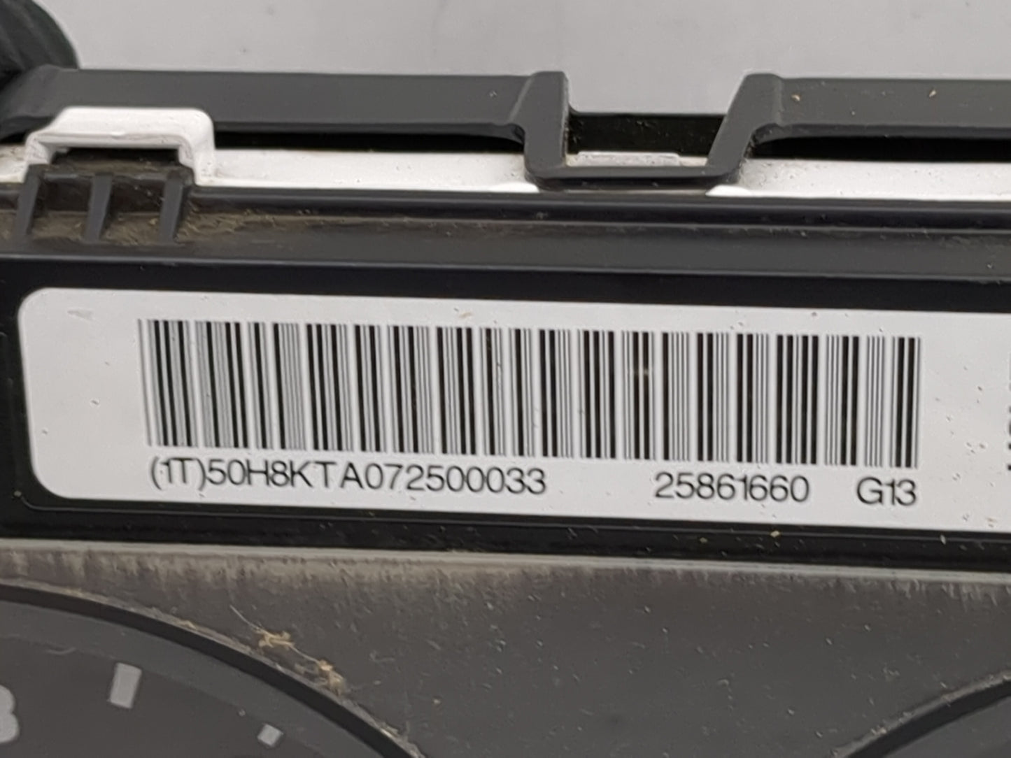 2007-2012 Gmc Sierra 2500 Instrument Cluster Speedometer Gauges P/N:25861660 50H8KTA072500033 Miles: Fits OEM Used Auto Part