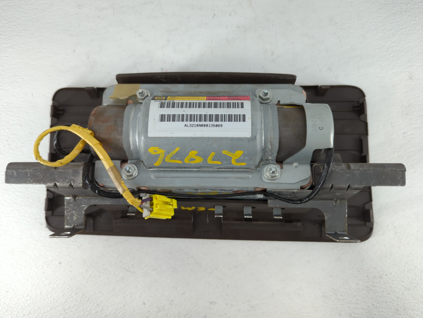 2007-2008 Gmc Yukon Xl 1500 Air Bag Driver Left Steering Wheel Mounted - Oemusedautoparts1.com