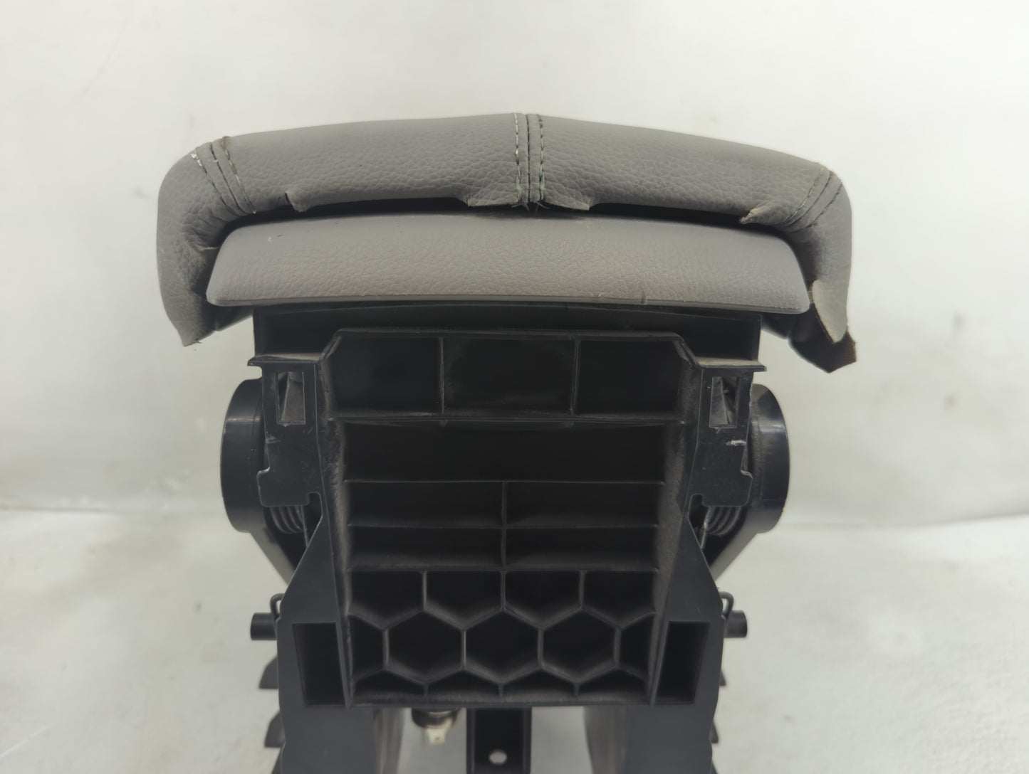2008 Honda Accord Center Console Armrest Cover Lid P/N:83404-TA0-A0-M1 Fits OEM Used Auto Parts - Oemusedautoparts1.com