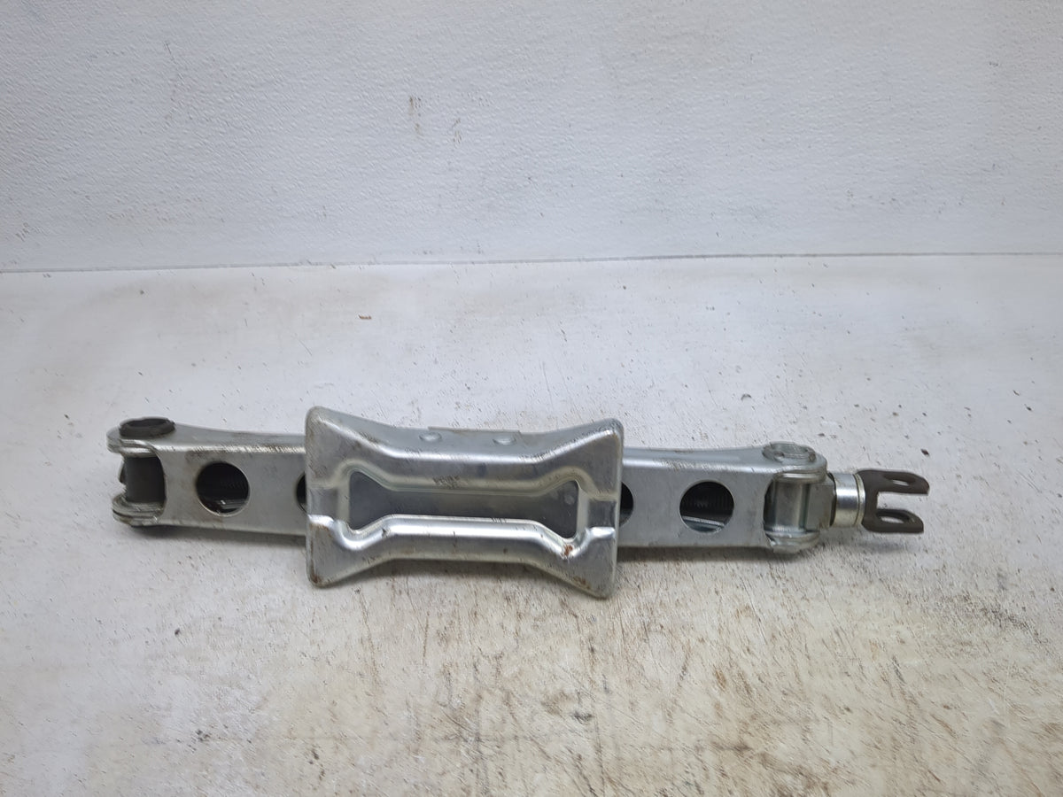 2008 Honda Accord Spare Scissor Car Jack 1513318 - Oemusedautoparts1.com