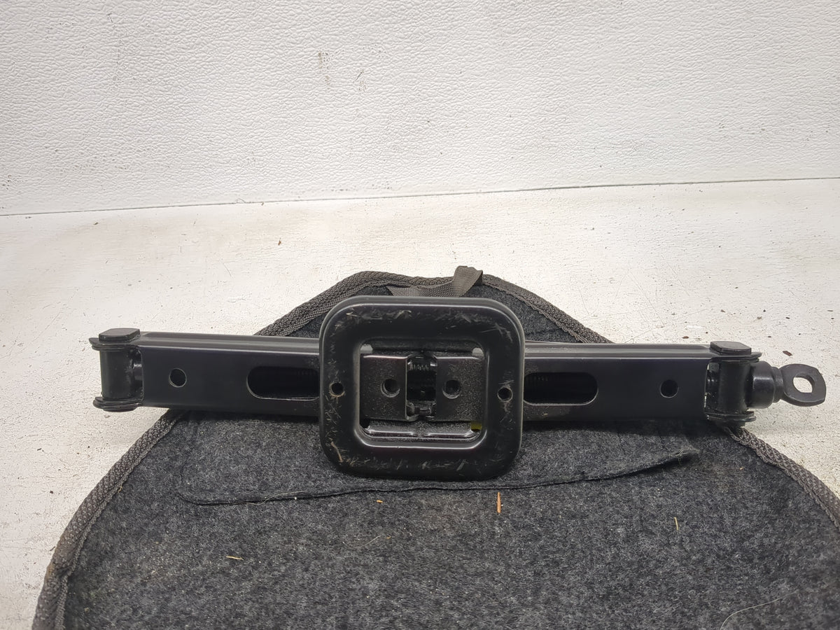 2008 Hyundai Accent Spare Scissor Car Jack - Oemusedautoparts1.com