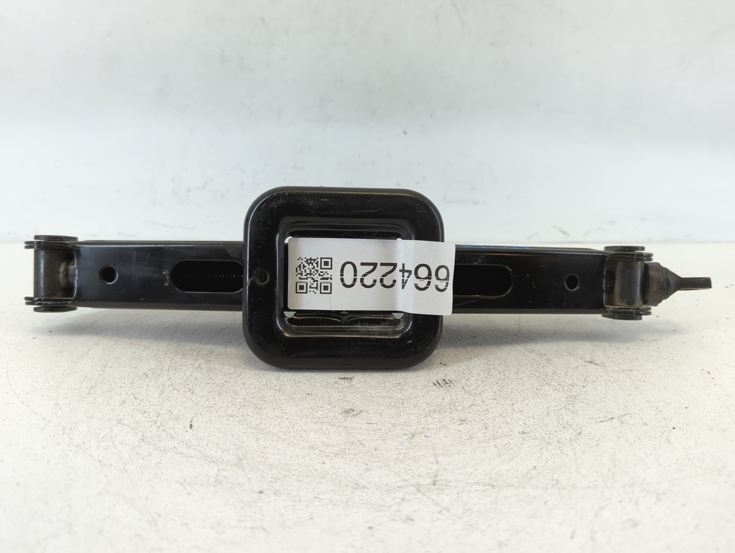 2008 Hyundai Elantra Spare Scissor Car Jack 664220 - Oemusedautoparts1.com