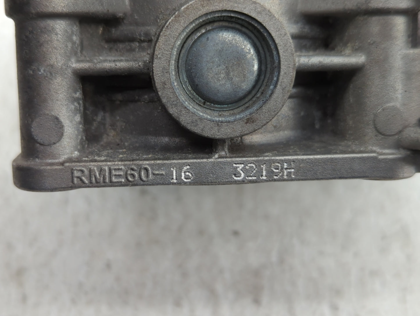2007-2008 Infiniti G35 Throttle Body P/N:RME60-16 RME60-21 Fits OEM Used Auto Parts - Oemusedautoparts1.com
