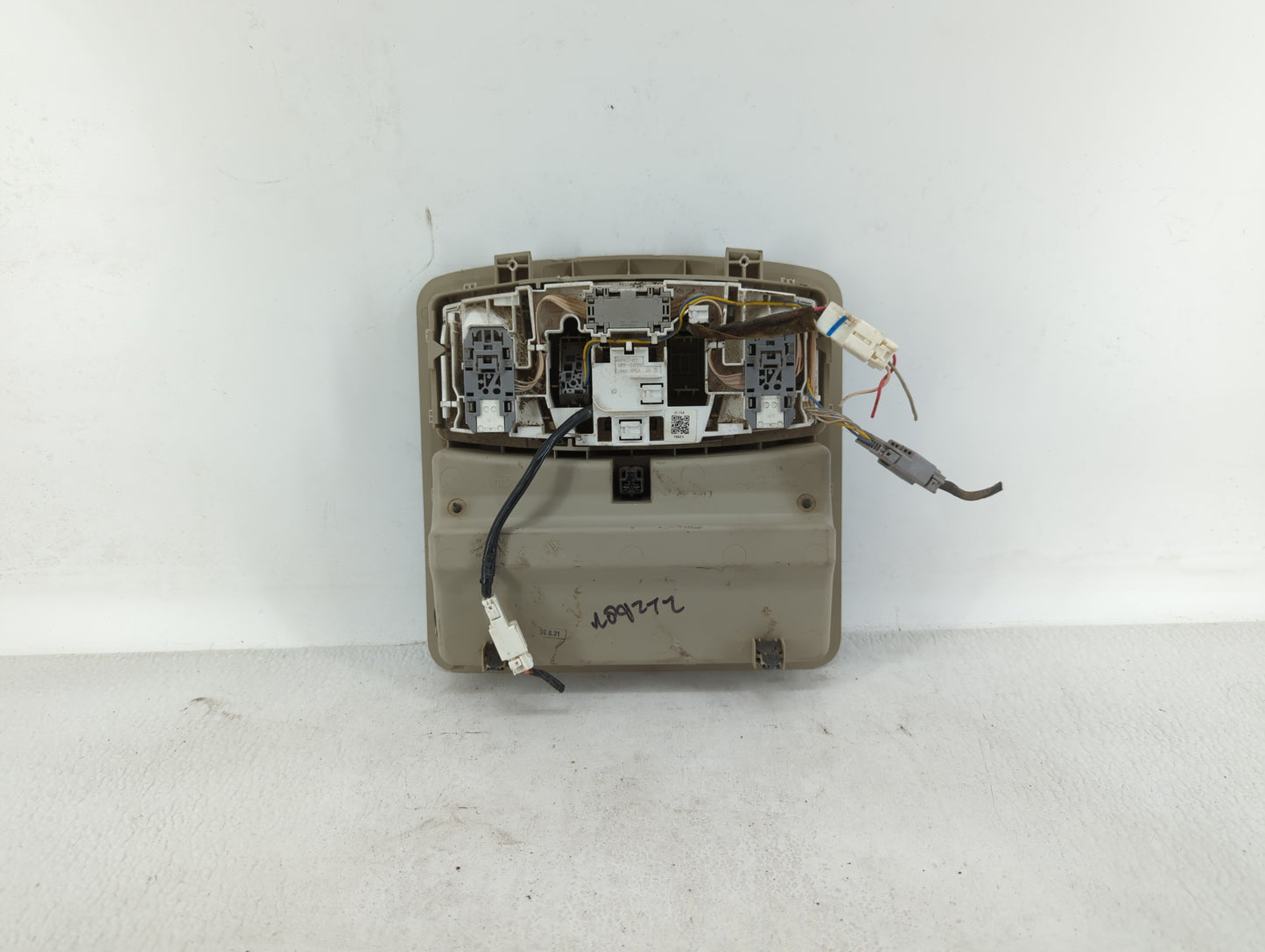 2008 Infiniti G37 Overhead Roof Console - Oemusedautoparts1.com