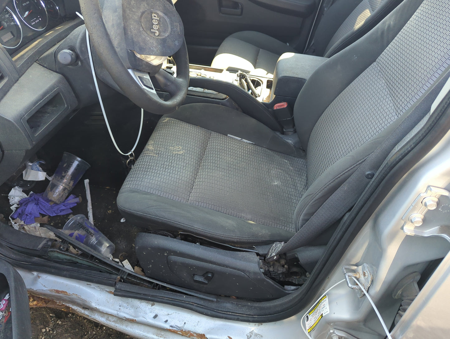 2005-2010 Jeep Grand Cherokee Driver Front Seat Oem - Oemusedautoparts1.com