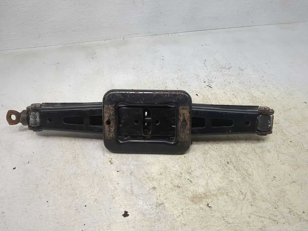 2008 Kia Entourage Spare Scissor Car Jack - Oemusedautoparts1.com