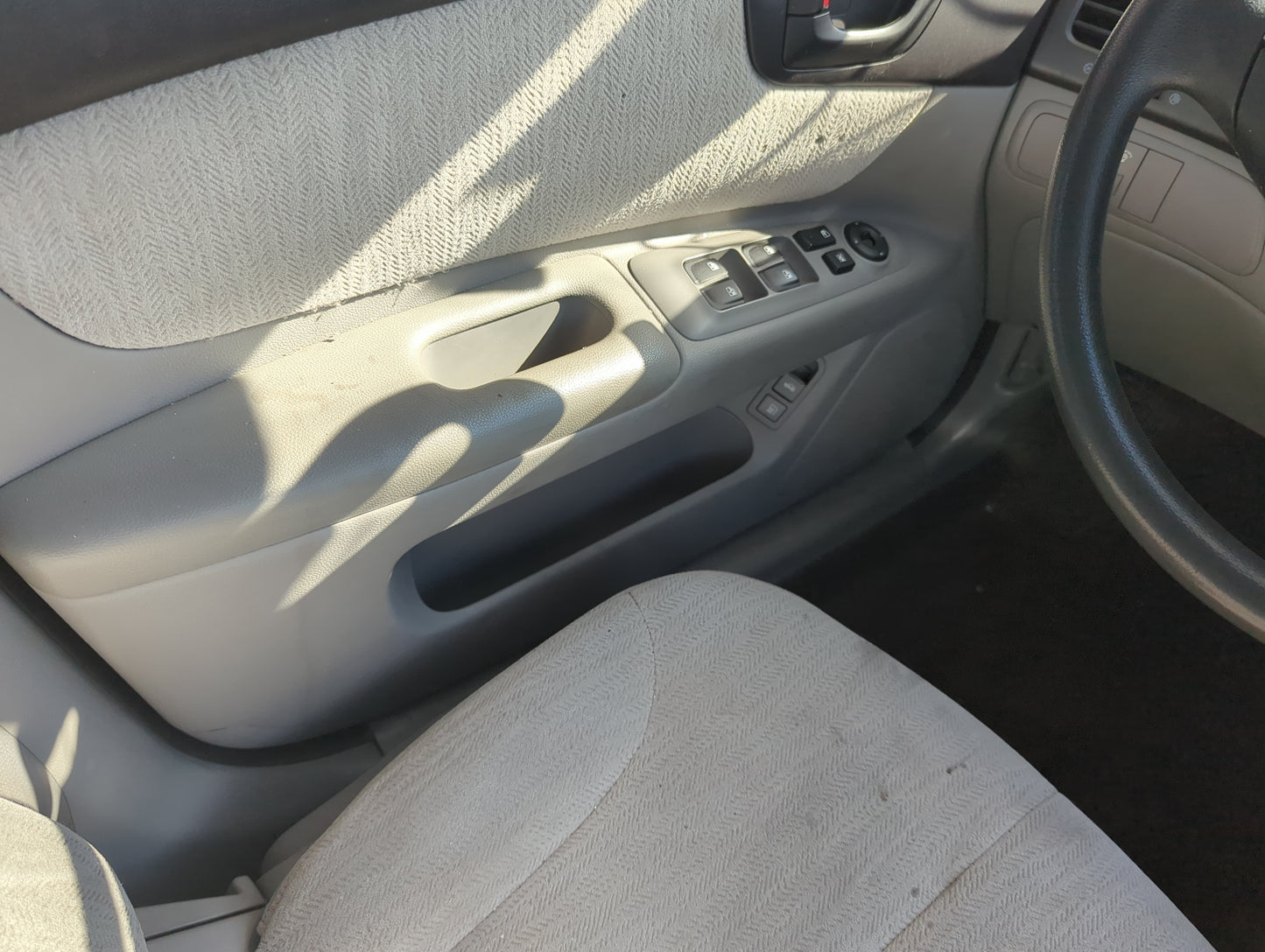 2008 Kia Optima Front Left Driver Interior Door Panel Trim - Oemusedautoparts1.com