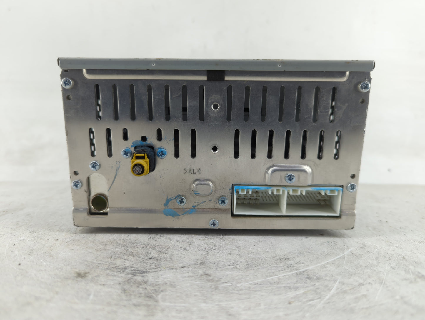 2007-2008 Kia Sorento Radio AM FM Cd Player Receiver Replacement P/N:96170-1UBB1VA Fits Fits 2007 2008 OEM Used Auto Parts -