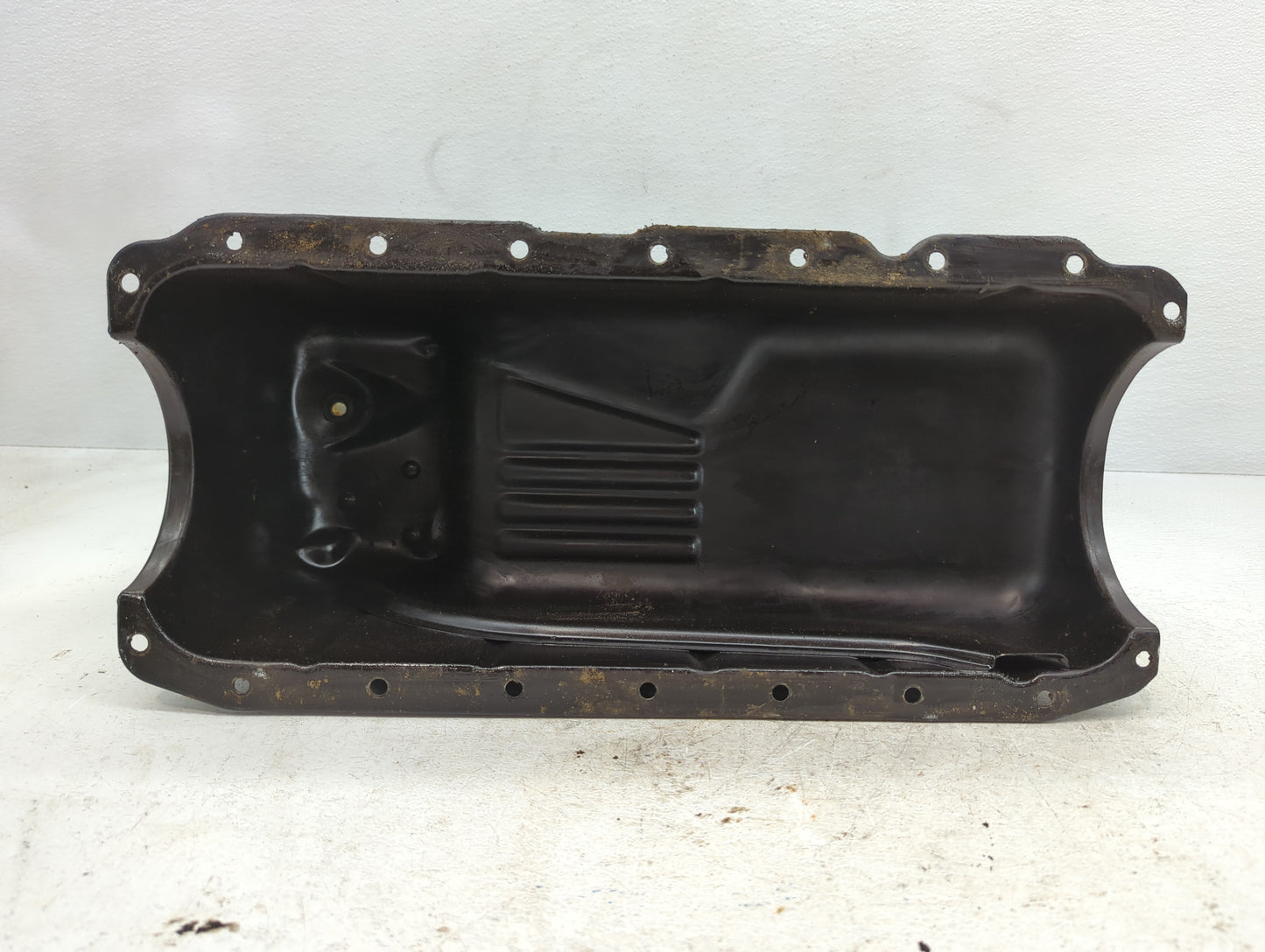 2008 Lincoln Ls Engine Oil Pan P/N:4483251 Fits OEM Used Auto Parts - Oemusedautoparts1.com